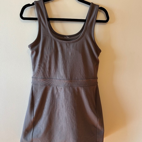 Fabletics workout tennis dress with built in shorts- size medium - Picture 1 of 3